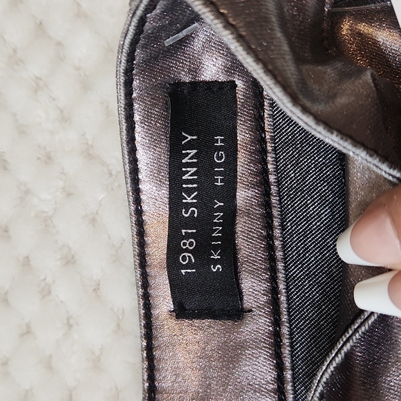 GUESS WOMENS METALLIC, SILVER SKINNY JEANS SIZE W:28 L:29  NEW WITH TAGS - Picture 7 of 14